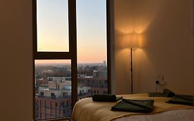 Cozy Room With Private Bathroom In Luxurious Flat
