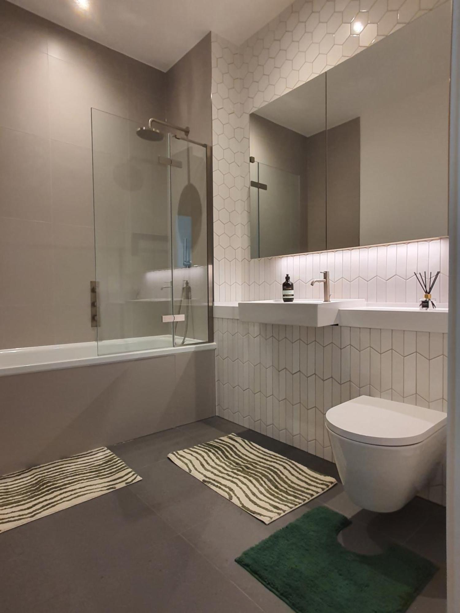 Cozy Room With Private Bathroom In Luxurious Flat London Exterior photo